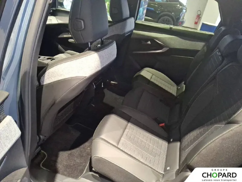 Image secondaire du véhicule 12