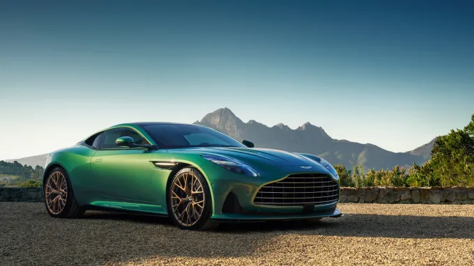 Aston Martin DB12 : vue 3/4