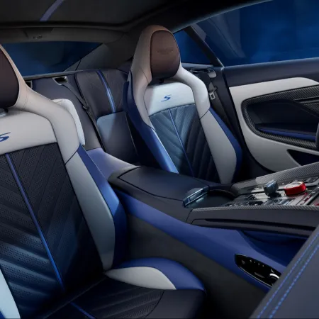 Aston Martin DB12 S : Sièges