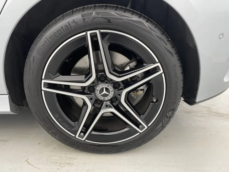 Image secondaire du véhicule 18