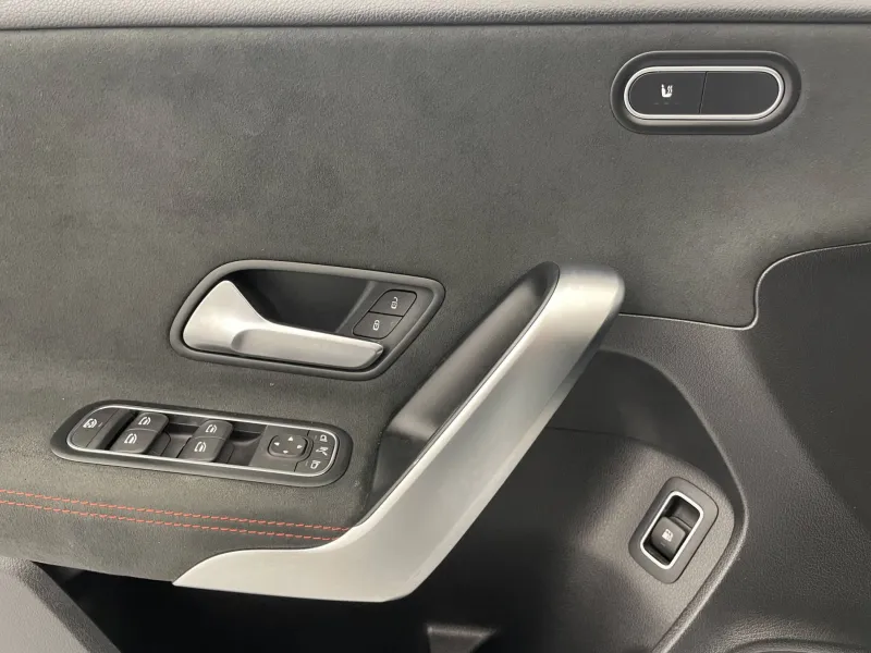 Image secondaire du véhicule 26