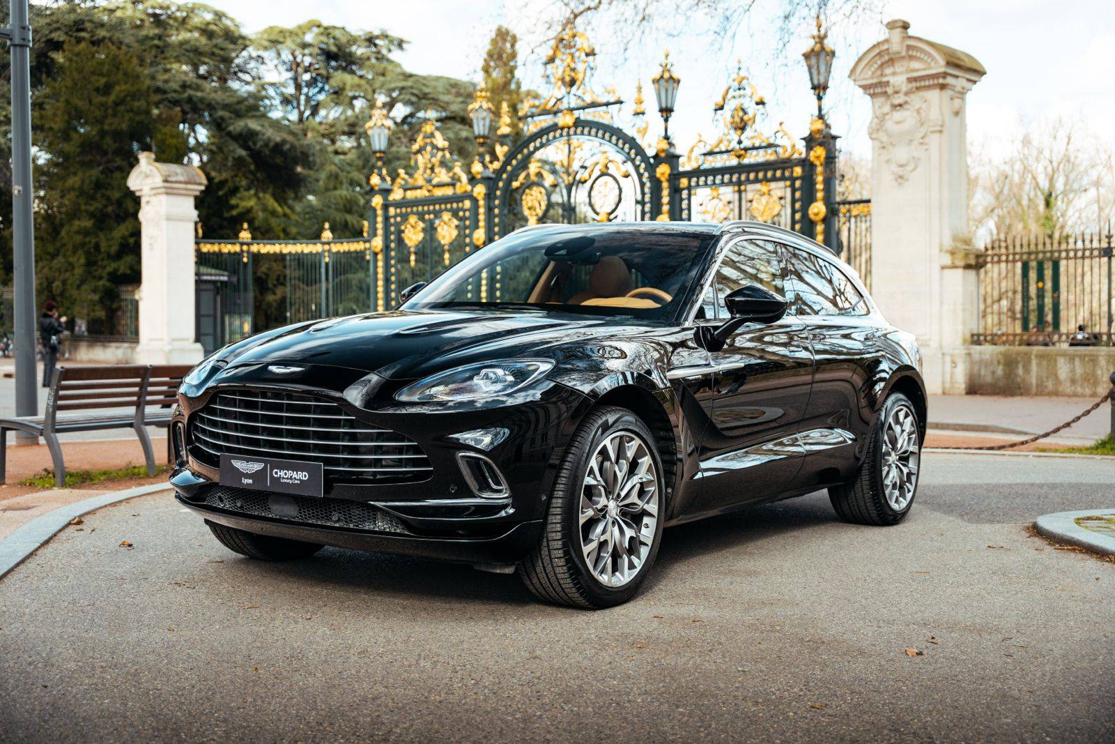DBX DBX 4.0 Biturbo V8