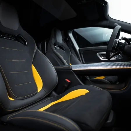 Mercedes CLA 45 AMG : siège avant