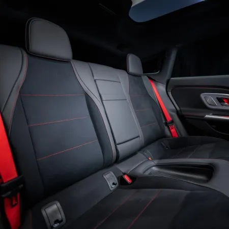 Mercedes CLA 45 AMG : Sièges arrière