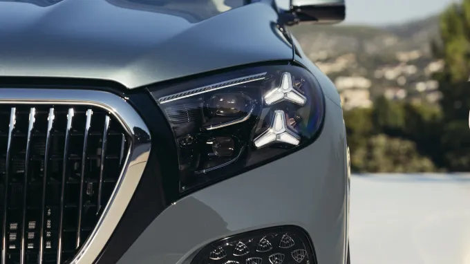 Mercedes GLS Maybach 2026 : signature lumineuse