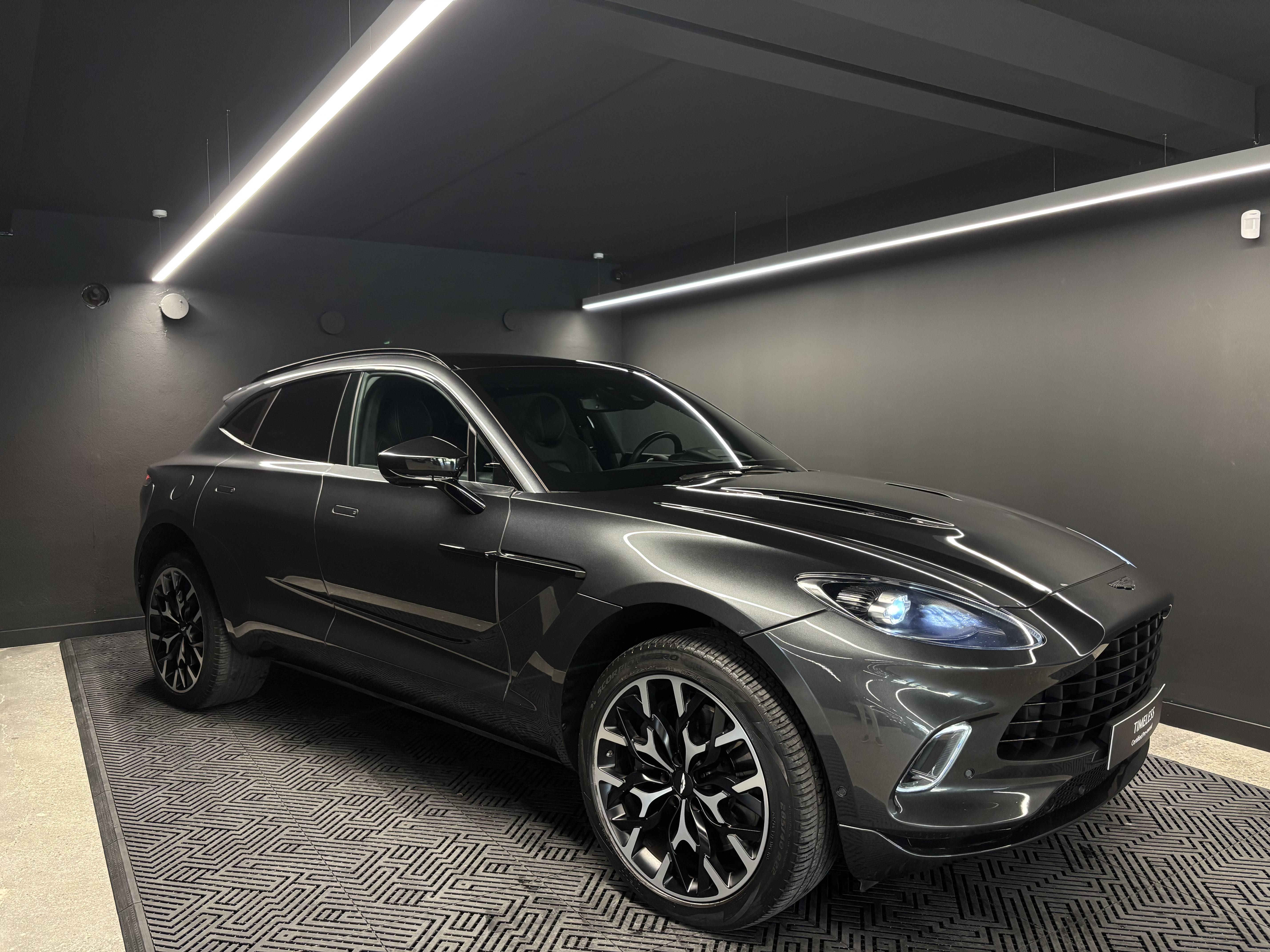 DBX DBX 4.0 Biturbo V8
