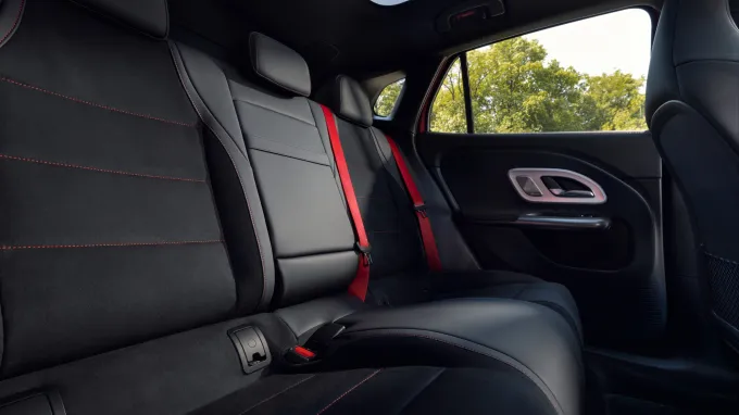 Mercedes GLA : sièges arrière