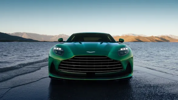 Aston Martin DB12 : Face avant