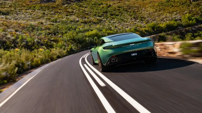 Aston Martin DB12 : Face arrière
