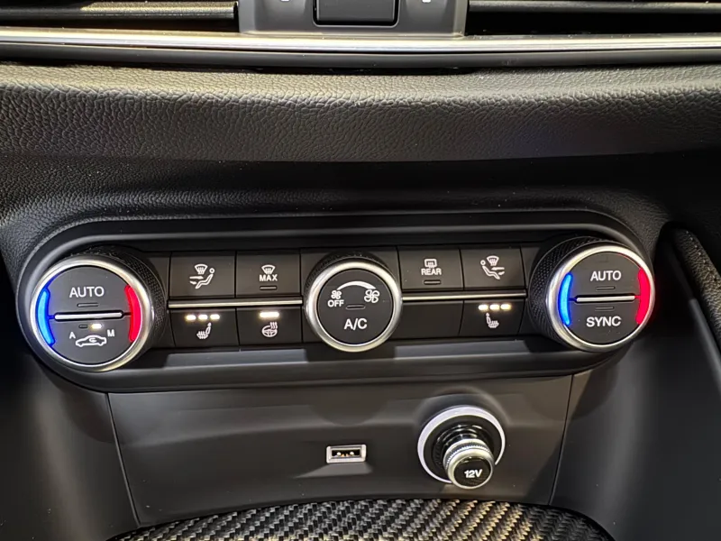 Image secondaire du véhicule 12