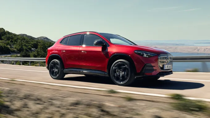 Mercedes GLA : bord de mer