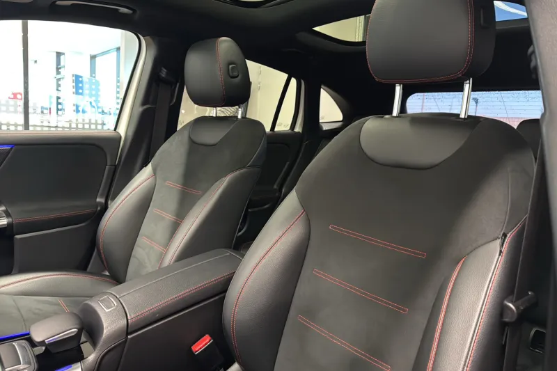 Image secondaire du véhicule 10