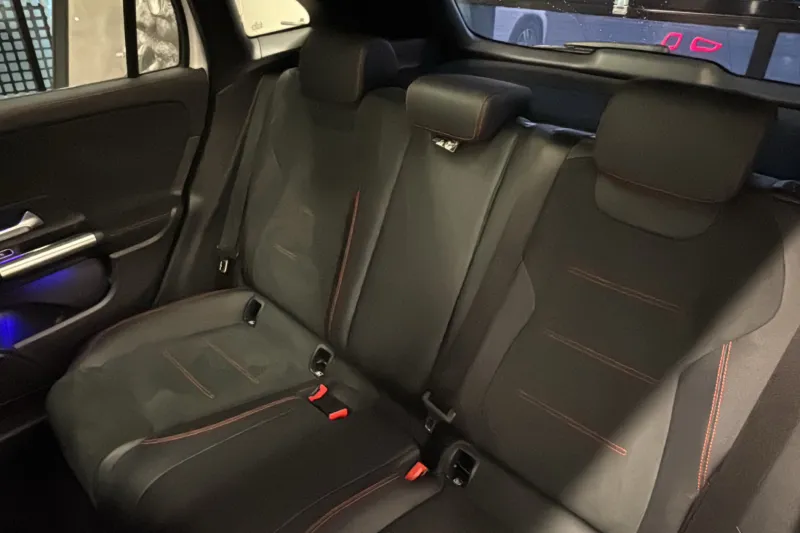 Image secondaire du véhicule 11