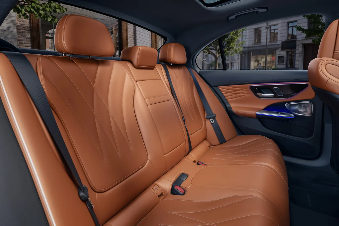 Mercedes Classe C : sièges arrière cuir brun