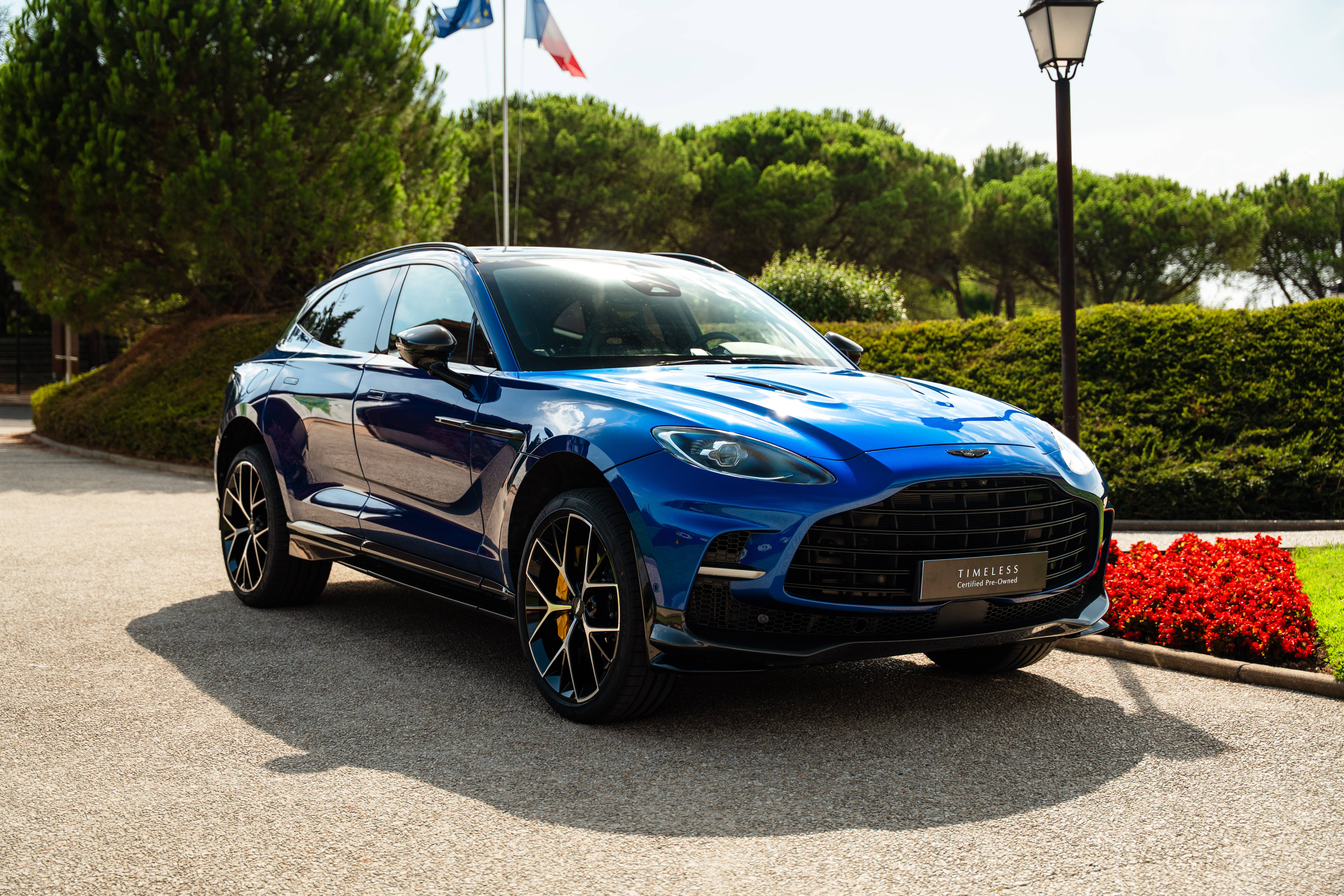 DBX707 DBX707 4.0 Biturbo V8