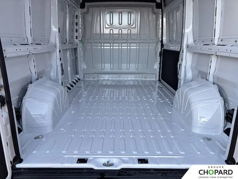 Image secondaire du véhicule 9