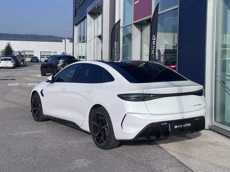 Image secondaire du véhicule 3