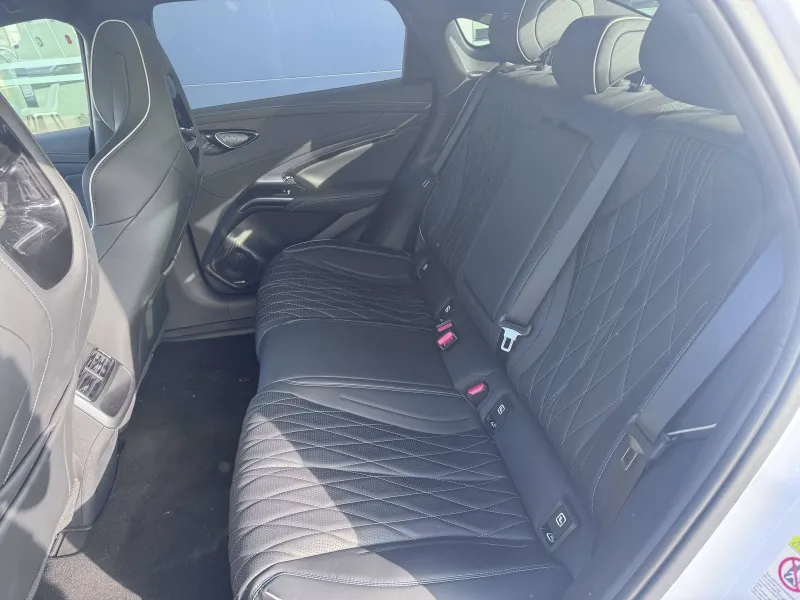 Image secondaire du véhicule 10