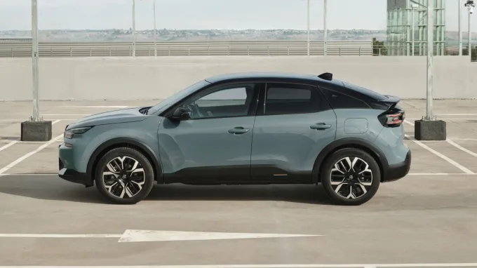 Citroën C4 2025 : profil gauche statique