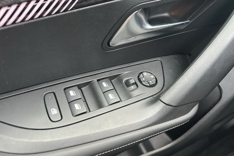 Image secondaire du véhicule 10