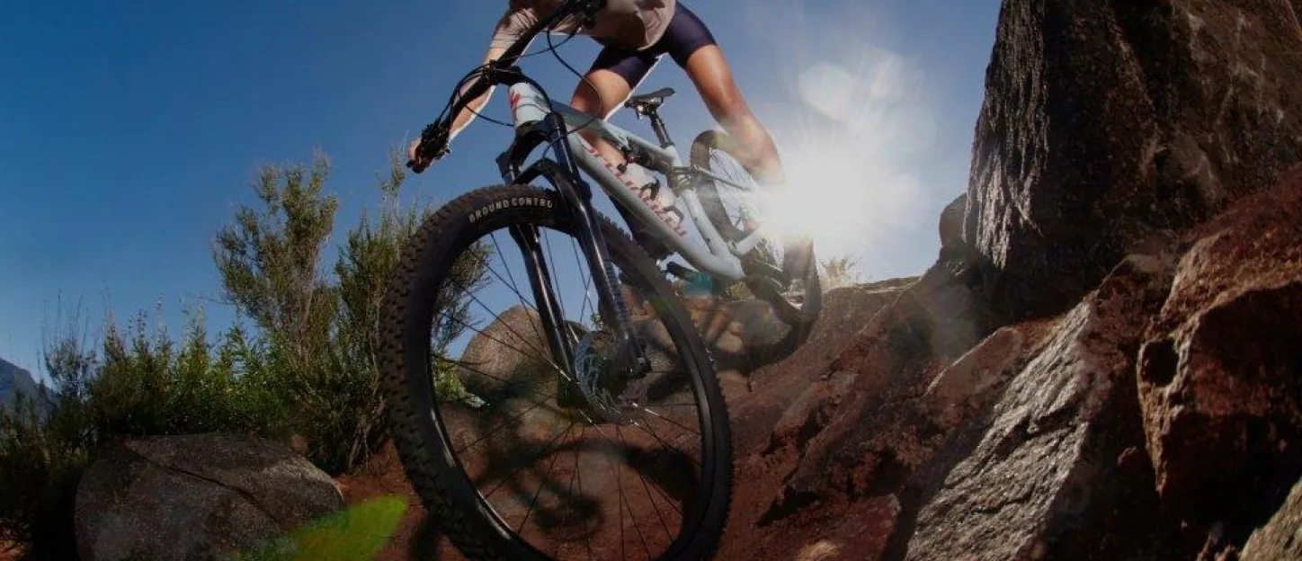 Specialized Chisel : descente chemin rocheux
