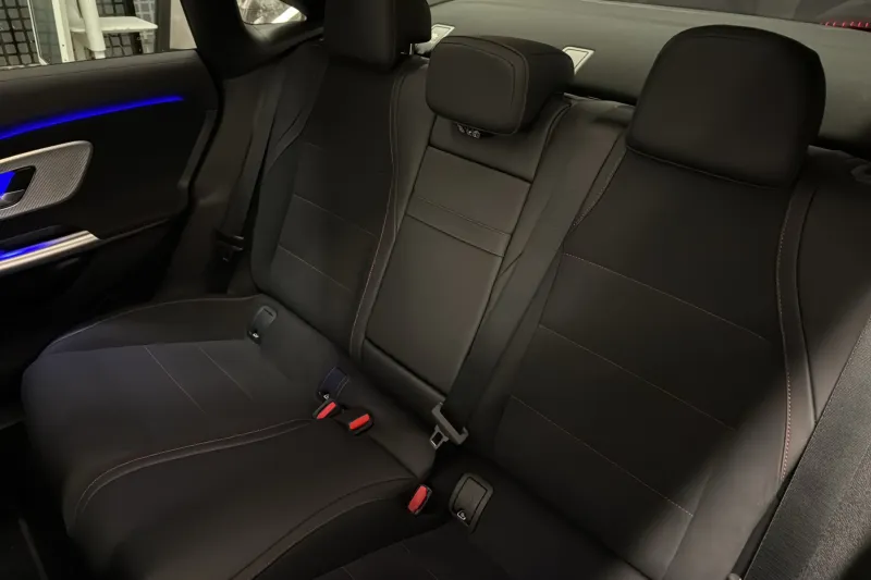 Image secondaire du véhicule 12