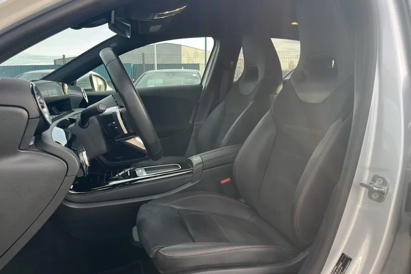 Image secondaire du véhicule 10