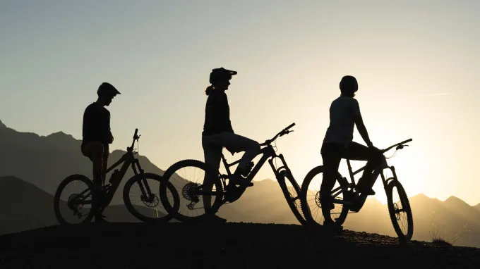 Specialized Turbo Kenevo : groupe coucher de soleil