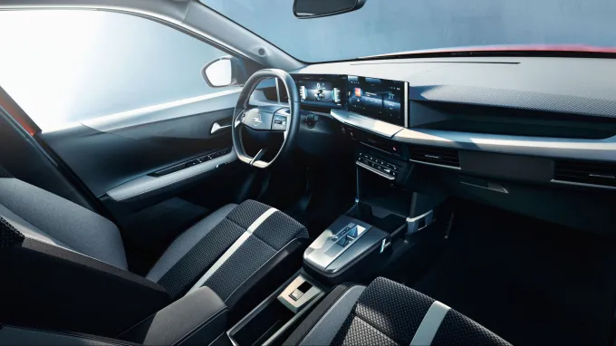 Opel Frontera 2024 : intérieur de l'habitacle