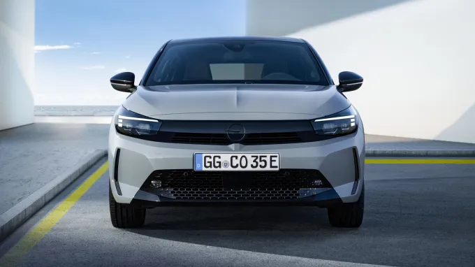 Opel Corsa 2023 : face avant statique