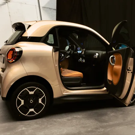 Smart #2 : profil porte passager ouverte