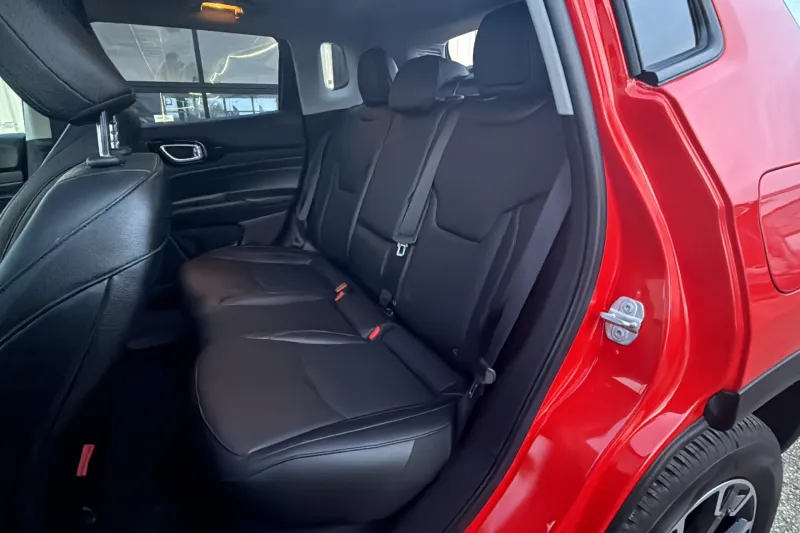 Image secondaire du véhicule 12