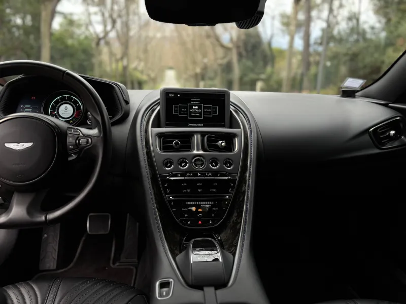 Image secondaire du véhicule 14