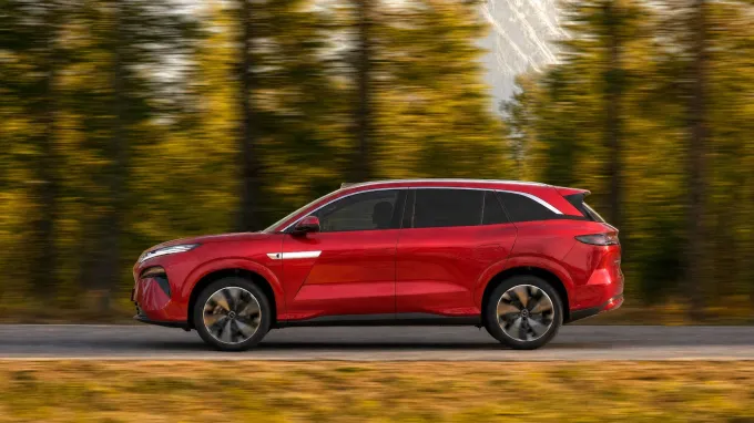 BYD Atto 8 : profil