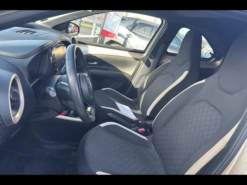 Image secondaire du véhicule 11