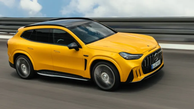 Mercedes-AMG GT SUV : profil coloris jaune