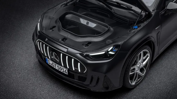 Mercedes-AMG GT SUV : frunk
