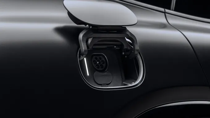 Mercedes-AMG GT SUV : prise recharge