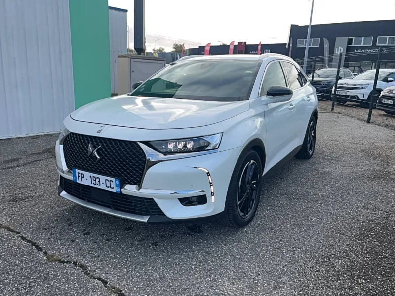 DS Automobiles DS 7 DS7 Crossback Hybride E Tense 300 EAT8 4x4 DS Automobiles DS 7 DS7 Crossback Hybride E Tense 300 EAT8 4x4 d'occasion chez Mercedes Benz Villefranche