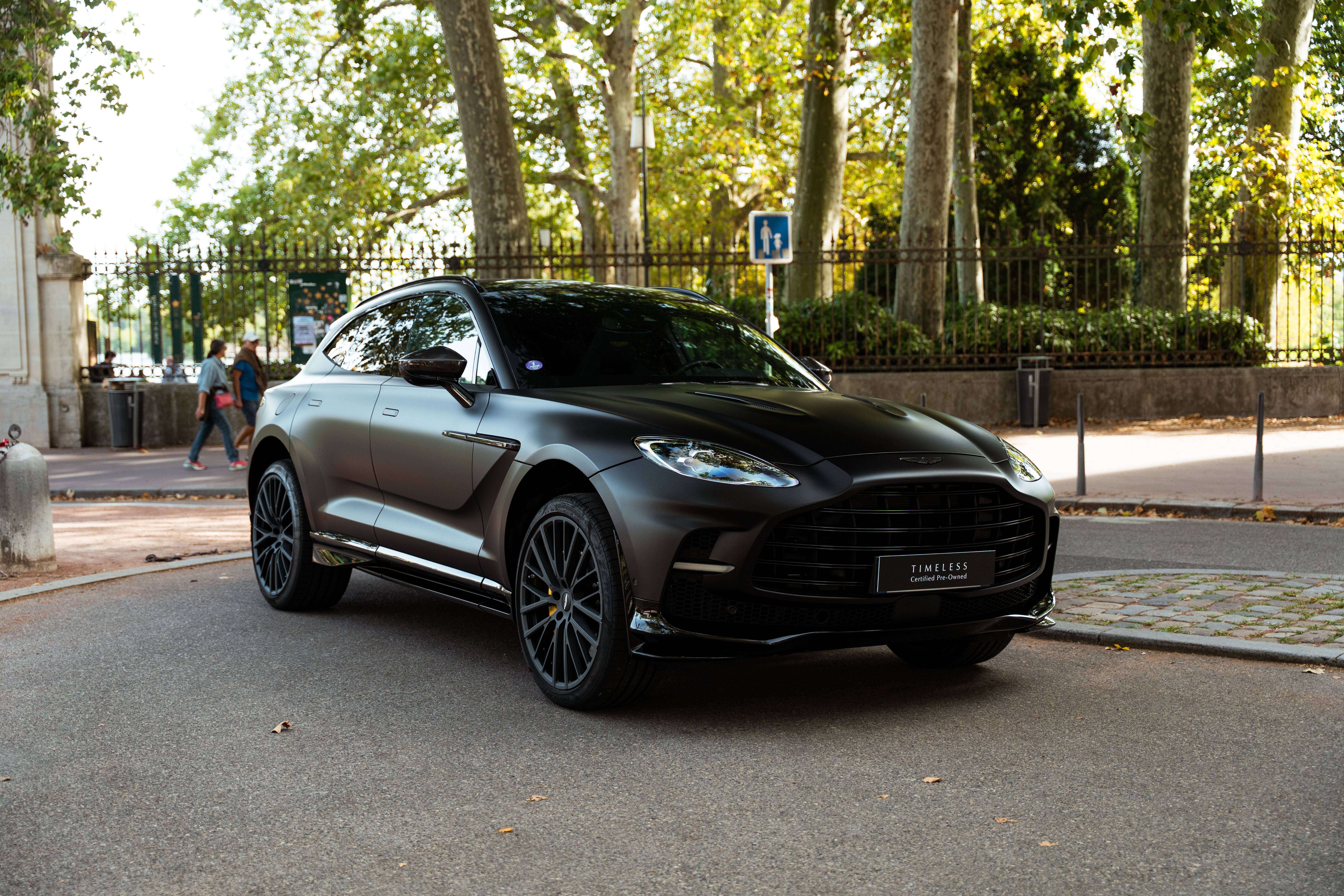 DBX707 DBX707 4.0 Biturbo V8