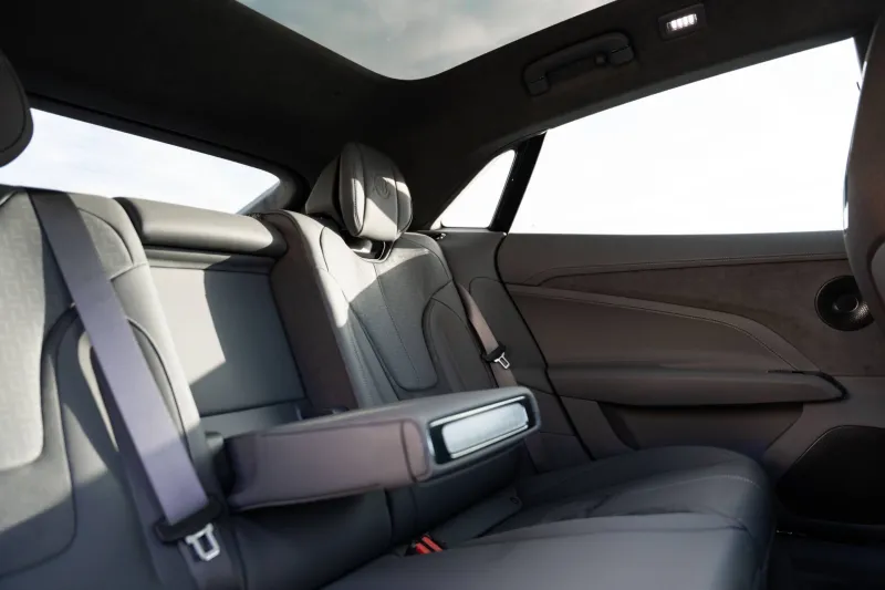 Image secondaire du véhicule 14