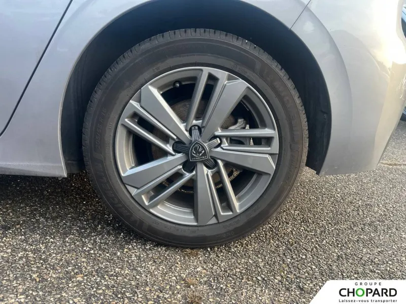 Image secondaire du véhicule 12