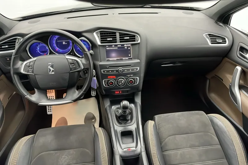 Image secondaire du véhicule 10