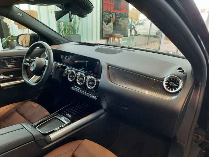 Image secondaire du véhicule 8