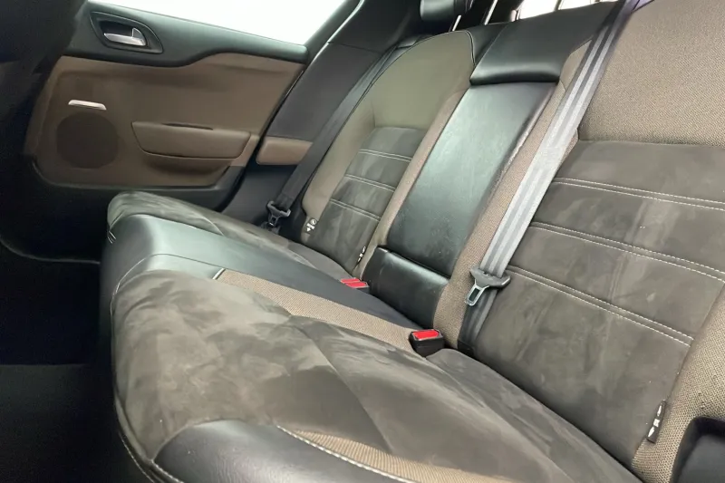 Image secondaire du véhicule 15