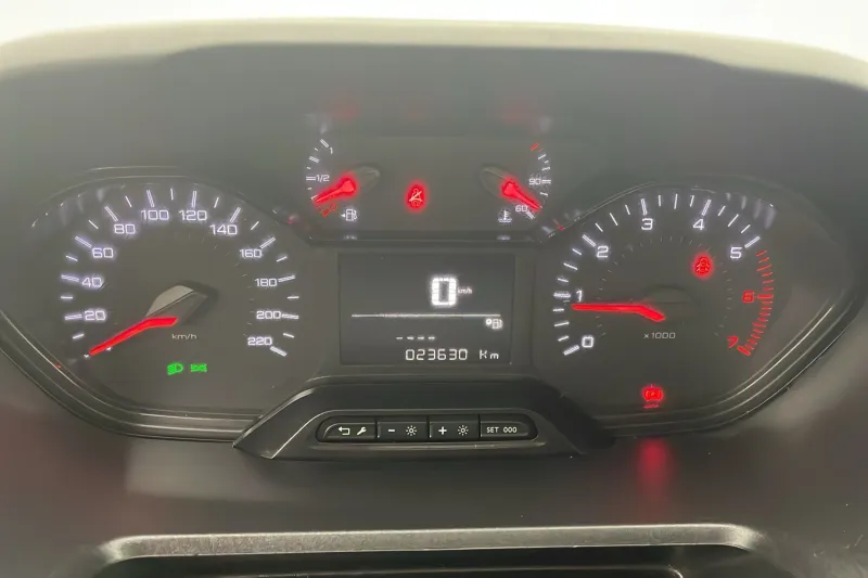 Image secondaire du véhicule 10