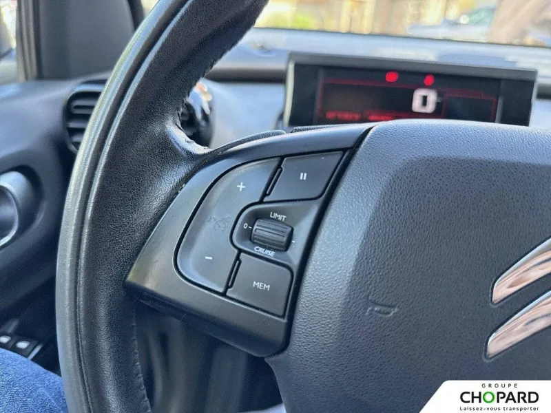 Image secondaire du véhicule 24