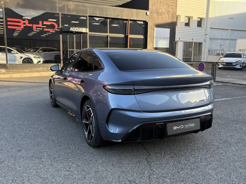 Image secondaire du véhicule 8