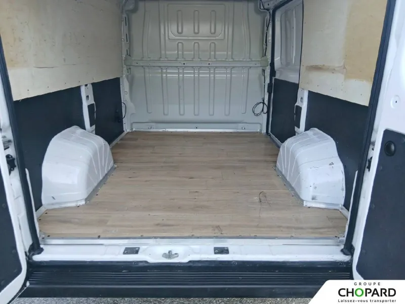 Image secondaire du véhicule 9