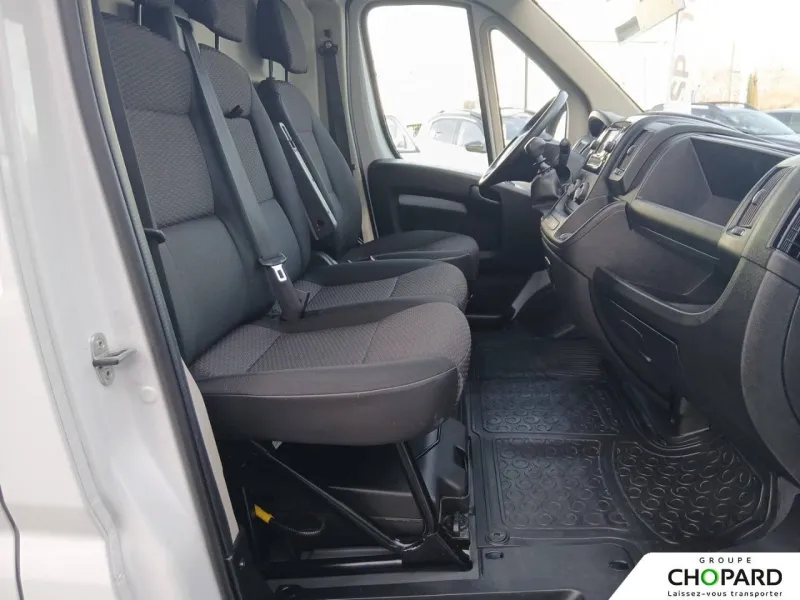 Image secondaire du véhicule 14